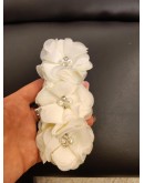 fascia con fiori e perline fascia con fiori e perline