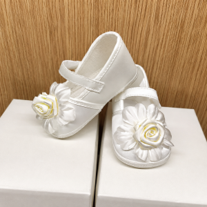 Scarpe bimba con rosa avorio
