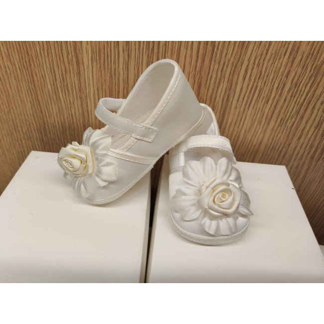 Scarpe bimba con rosa avorio Scarpe bimba con rosa avorio