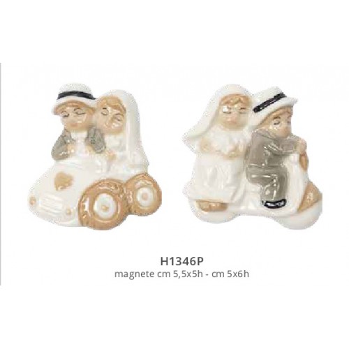 bomboniera magnete sposini in porcellana 