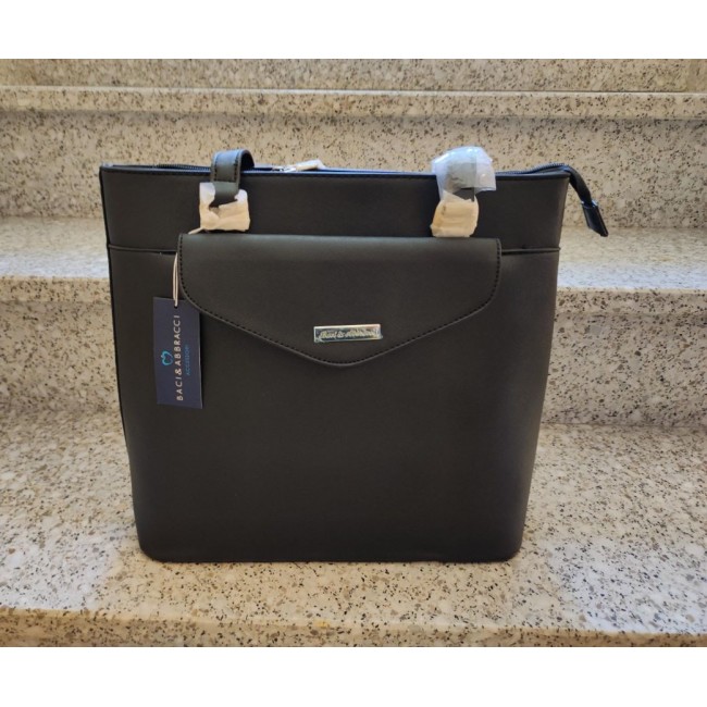 Borsa nera baci e abbracci Borsa nera baci e abbracci
