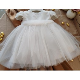 abito per bimba con ricami e tulle
