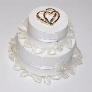 Torta portaconfetti con cuori per bomboniera o segnaposto