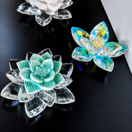 Bomboniera outlet in offerta fiori cristallo e resina modelli assortiti