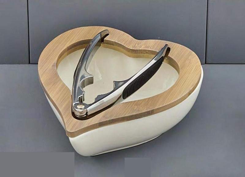Bomboniera set noci coppa cuore Bomboniera set noci coppa cuore