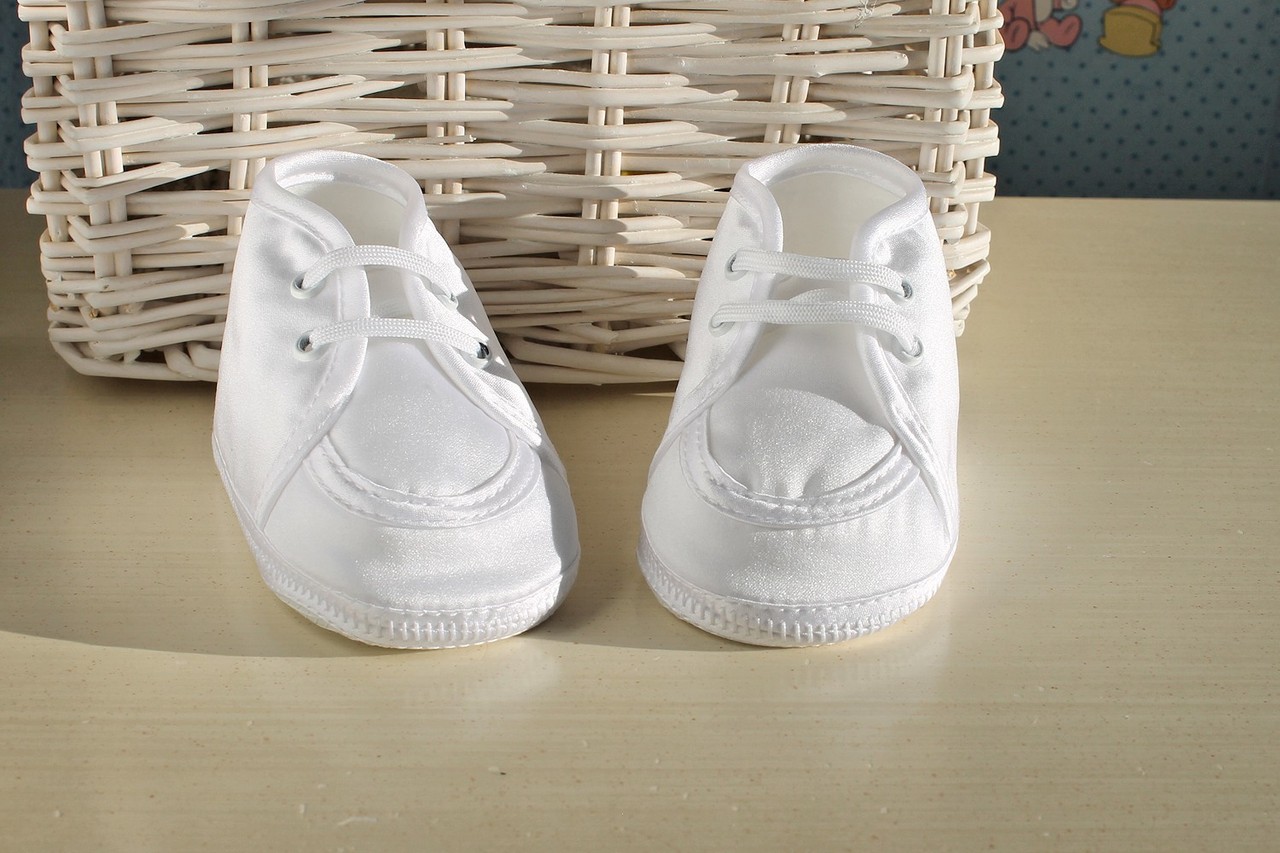 Scarpe bimbo in raso bianco Scarpe bimbo in raso bianco