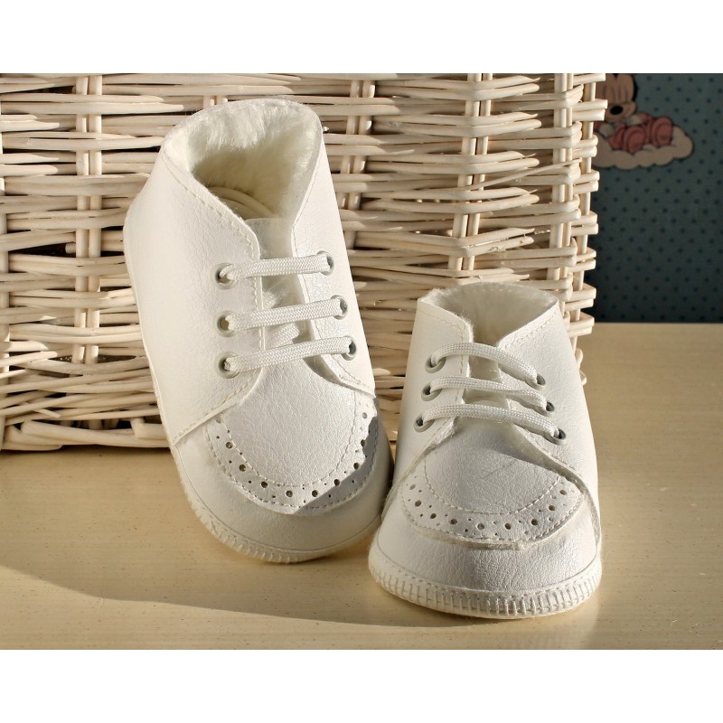 Scarpe bimbo scamosciate e imbottite panna