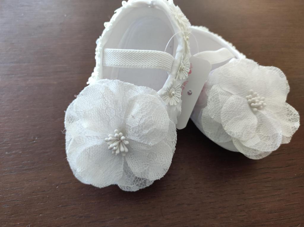 Scarpe bimba con margherite