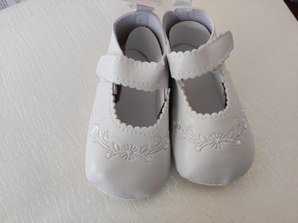 Scarpe bimba con ricamo Scarpe bimba con ricamo
