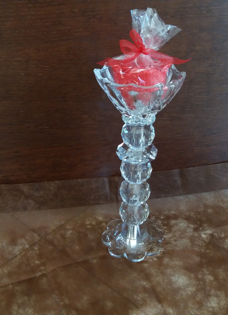 Candeliere grande in cristallo con base fiore Candeliere grande in cristallo con base fiore