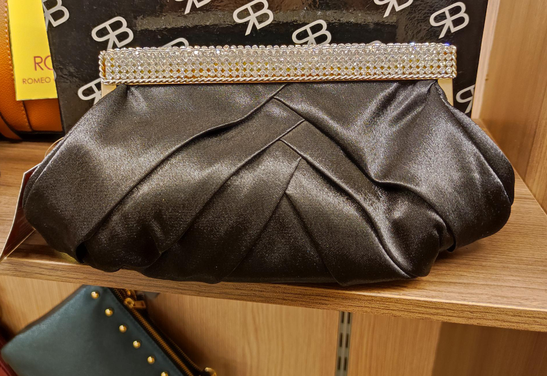 Pochette elegante renato balestra Pochette elegante renato balestra