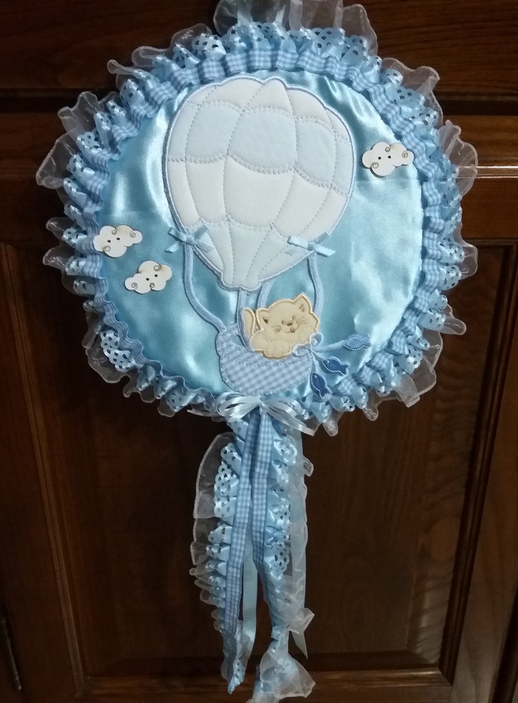 Fiocco nascita celeste gattino su mongolfiera