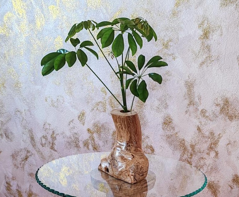 Vaso portafiori in legno d'ulivo fatto a mano